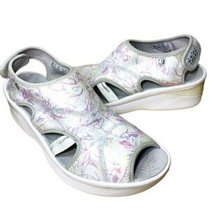 Bzees Spirit White Lilas Wedge Platform Sandals Comfort Floral Neoprene Shoes 9
